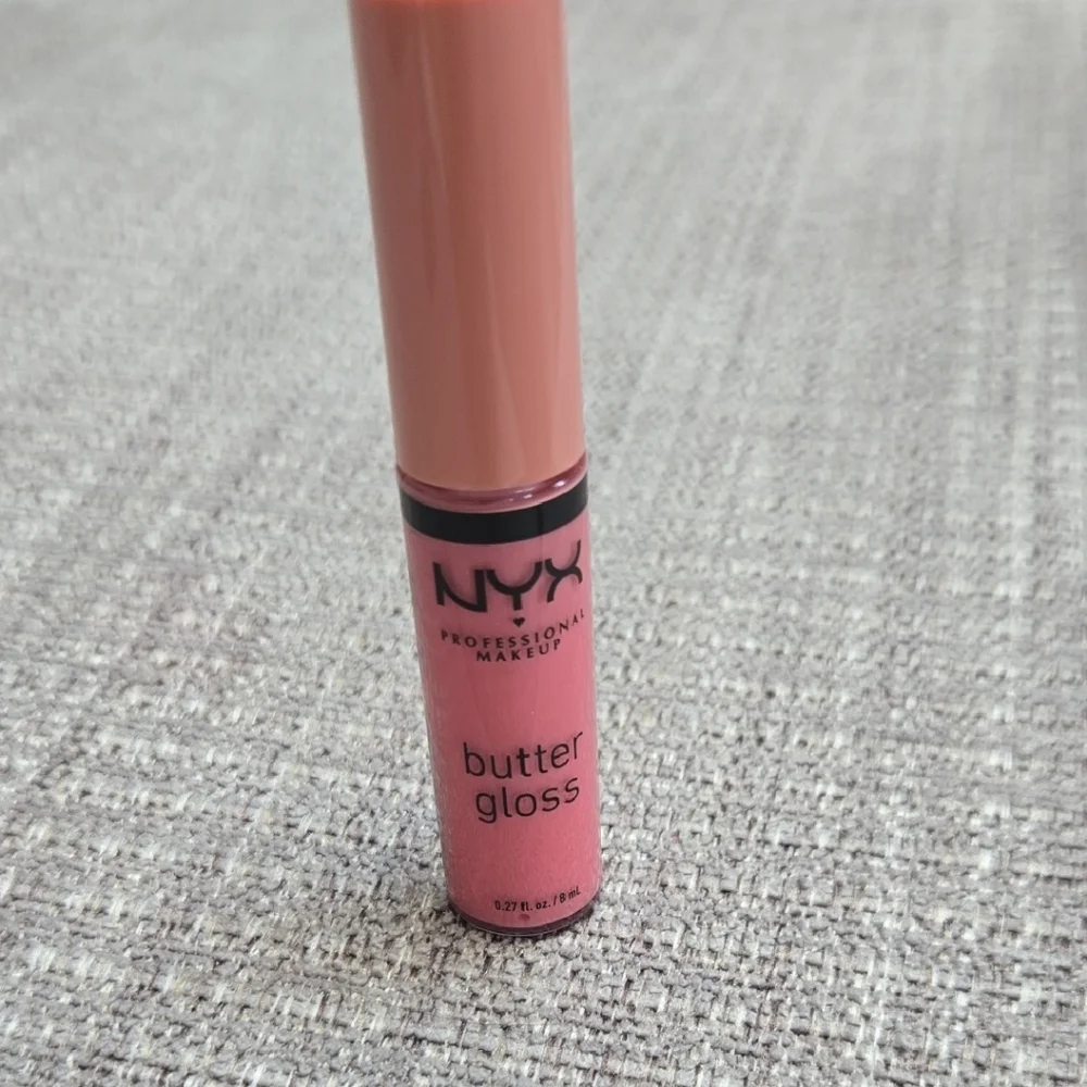 NYX Pink Lip‎ Gloss Butter Shine